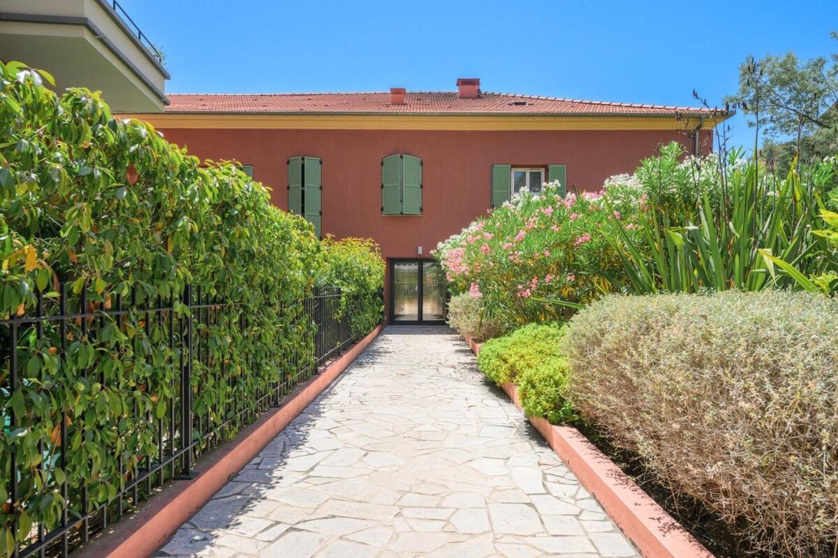 Le Coq Wagner - Garage - Swimming Pool Apartment Menton Exterior photo